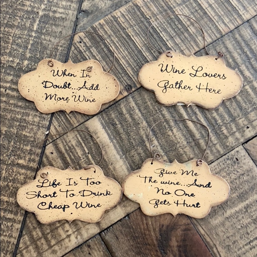4 Mini wine 🍷 wall hangers (magnets on back too)